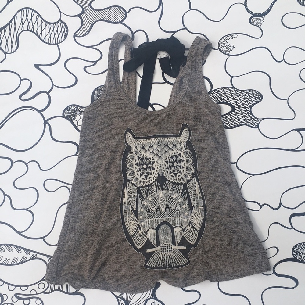 Owl embroidered sleeveless tee Size small